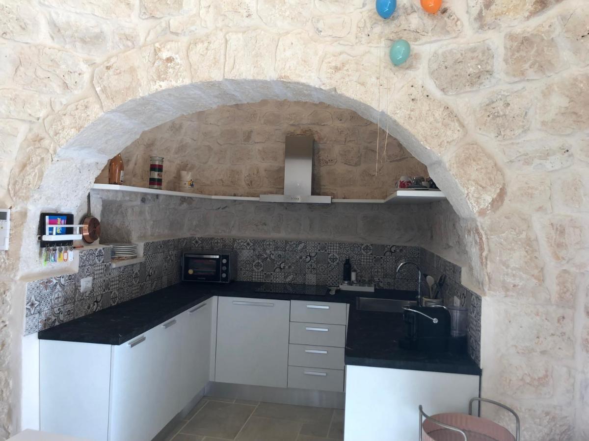Trullo Dell' Edera Con Piscina Privata Apartment Alberobello Exterior photo